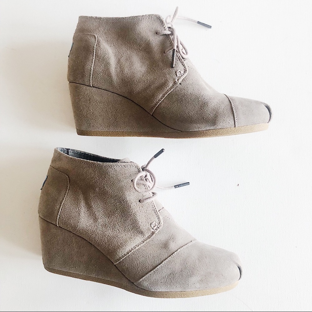 Toms Wedge Ankle Boot Size 10 in Taupe